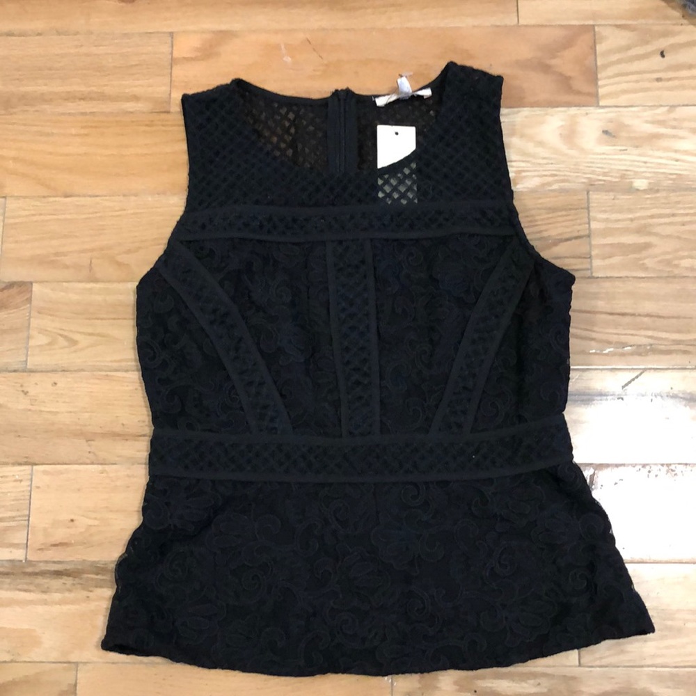 Lace detail top- Size MP